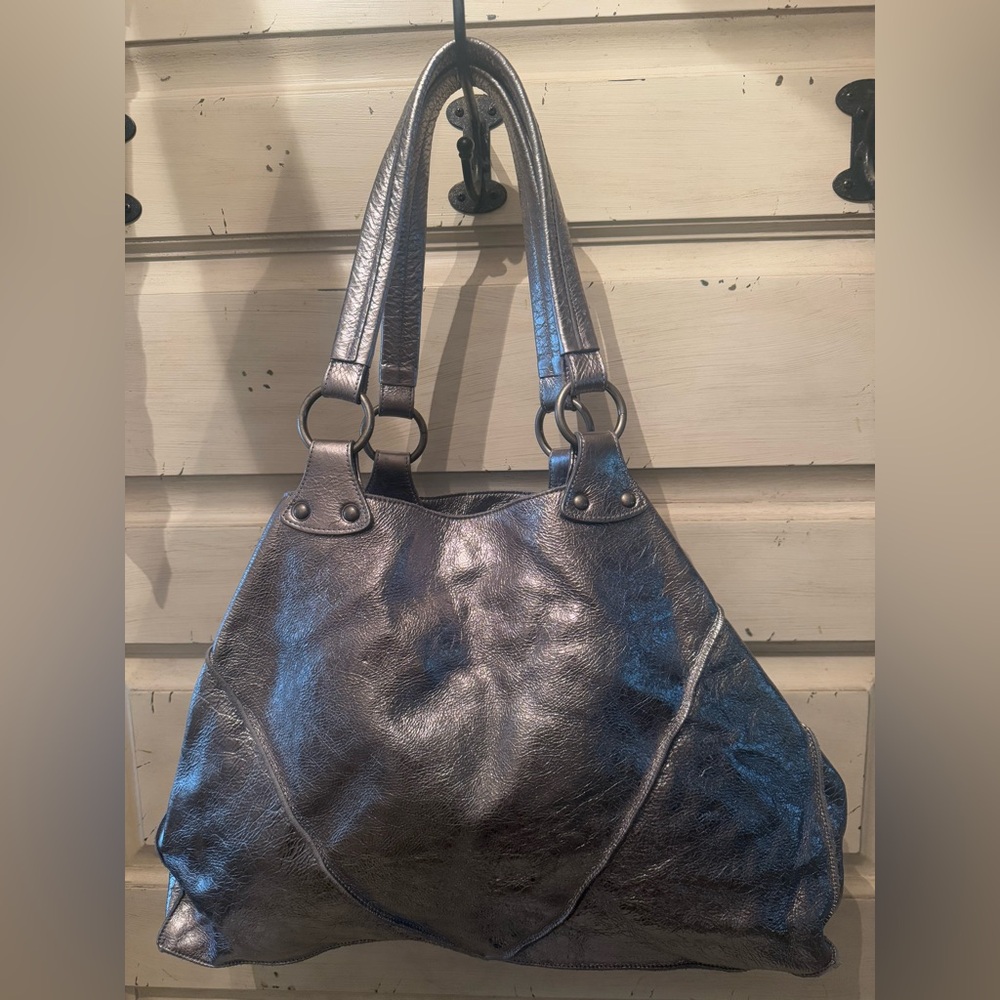 Elegant Metallic Shoulder Bag